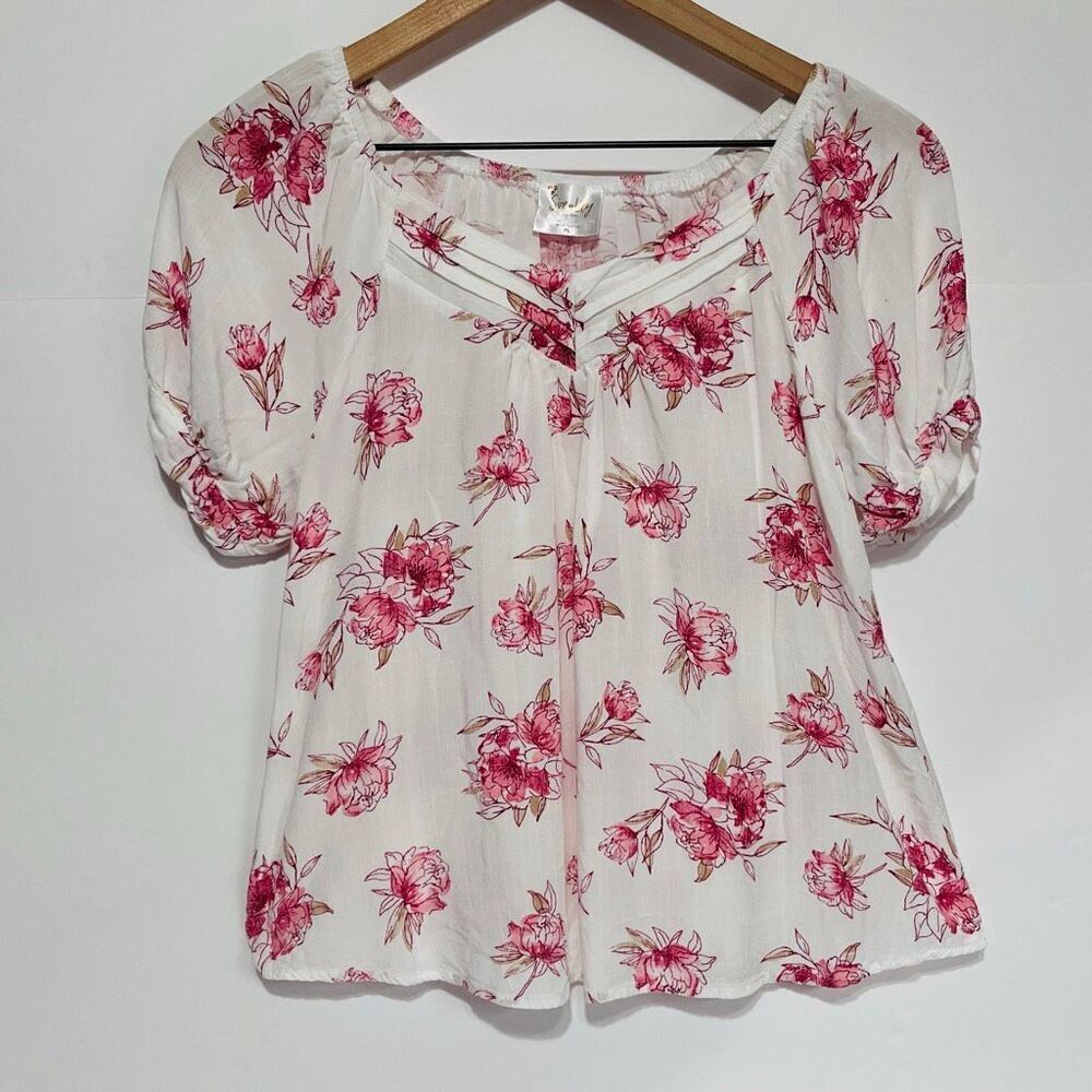 Siren Lily Petites Pink And White Floral Top   Size PL